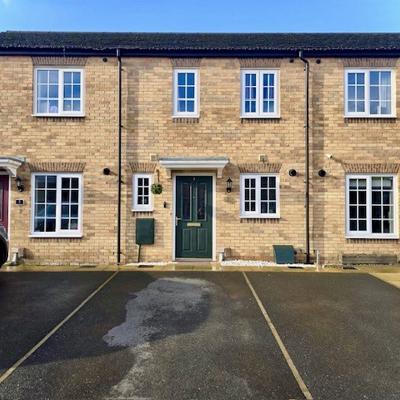 7 Aspen Court Front Photograph (1)
