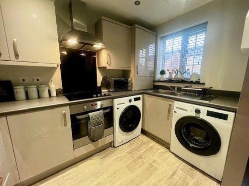 7 Aspen Court Kitchen (2)