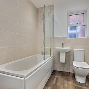 Image showing the bathroom at 22 Woffinden Rise, Beverley.