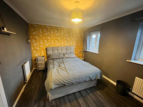 Bedroom 1 (1)