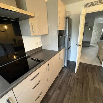Kitchen (2)