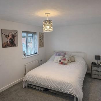 Bedroom 1 Pic 2