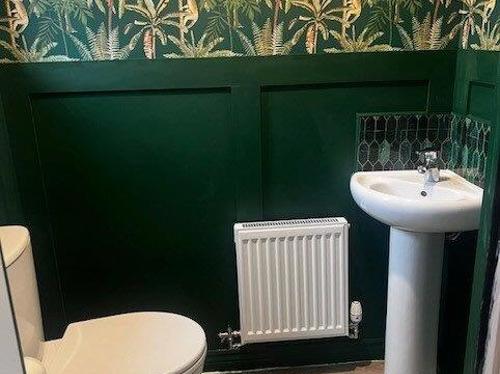 7 Aspen Court Toilet