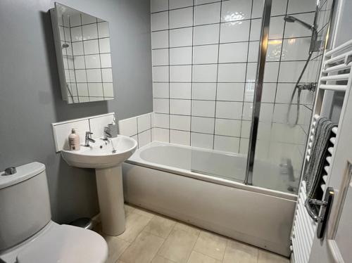 Bathroom 13