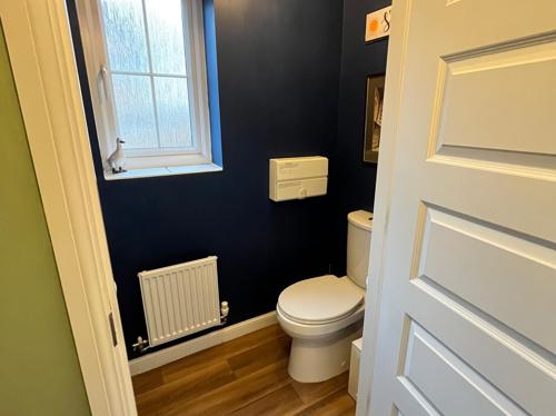 Toilet 12