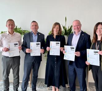 All of our Executive Directors receiving their certificates.