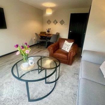 7 Aspen Court Lounge (3)