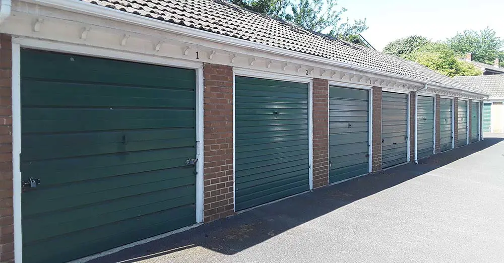 Image of garages available for rent.