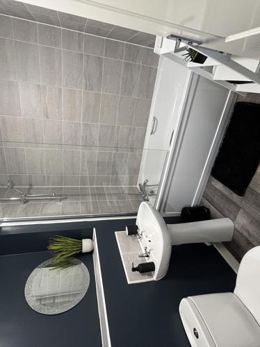Bathroom (1)