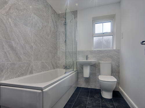 Image showing the bathroom at 20 Woffinden Rise, Beverley.