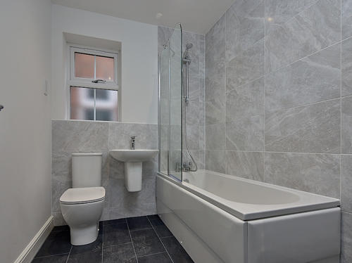 Image showing the bathroom at 21 Woffinden Rise, Beverley.